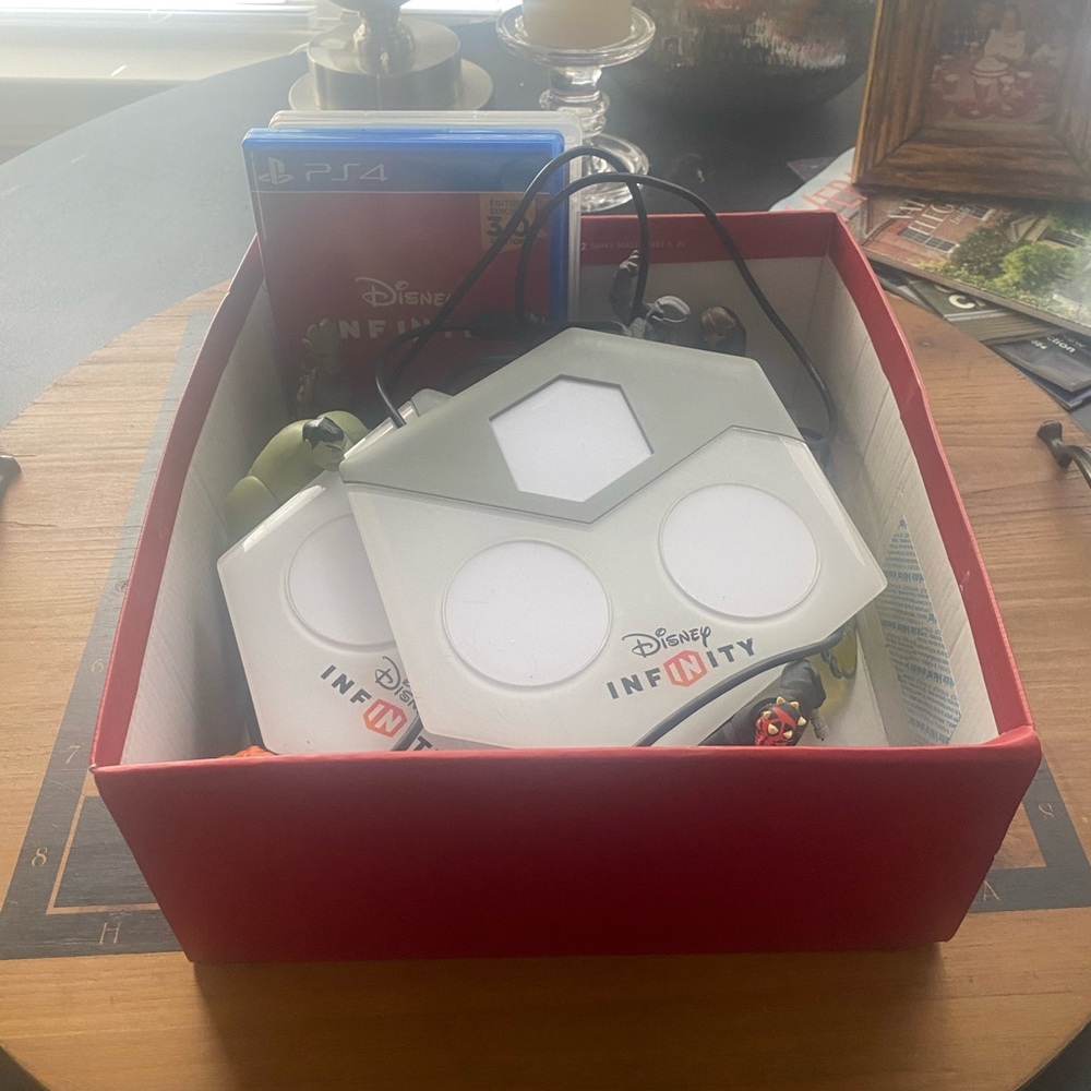 Disney Infinity PS4 Game Set with White Base